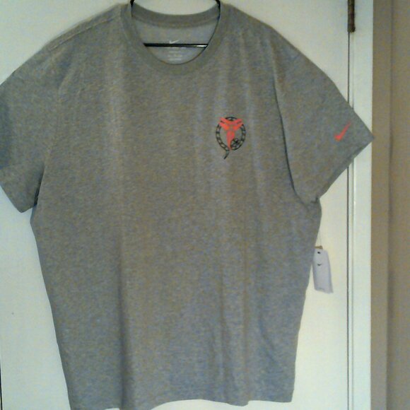 NEW NIKE Dri-FIT "Kobe Bryant Stockings Tee" MEN'S GREY T-SHIRT 2XL HV5150-063 - Picture 6 of 6
